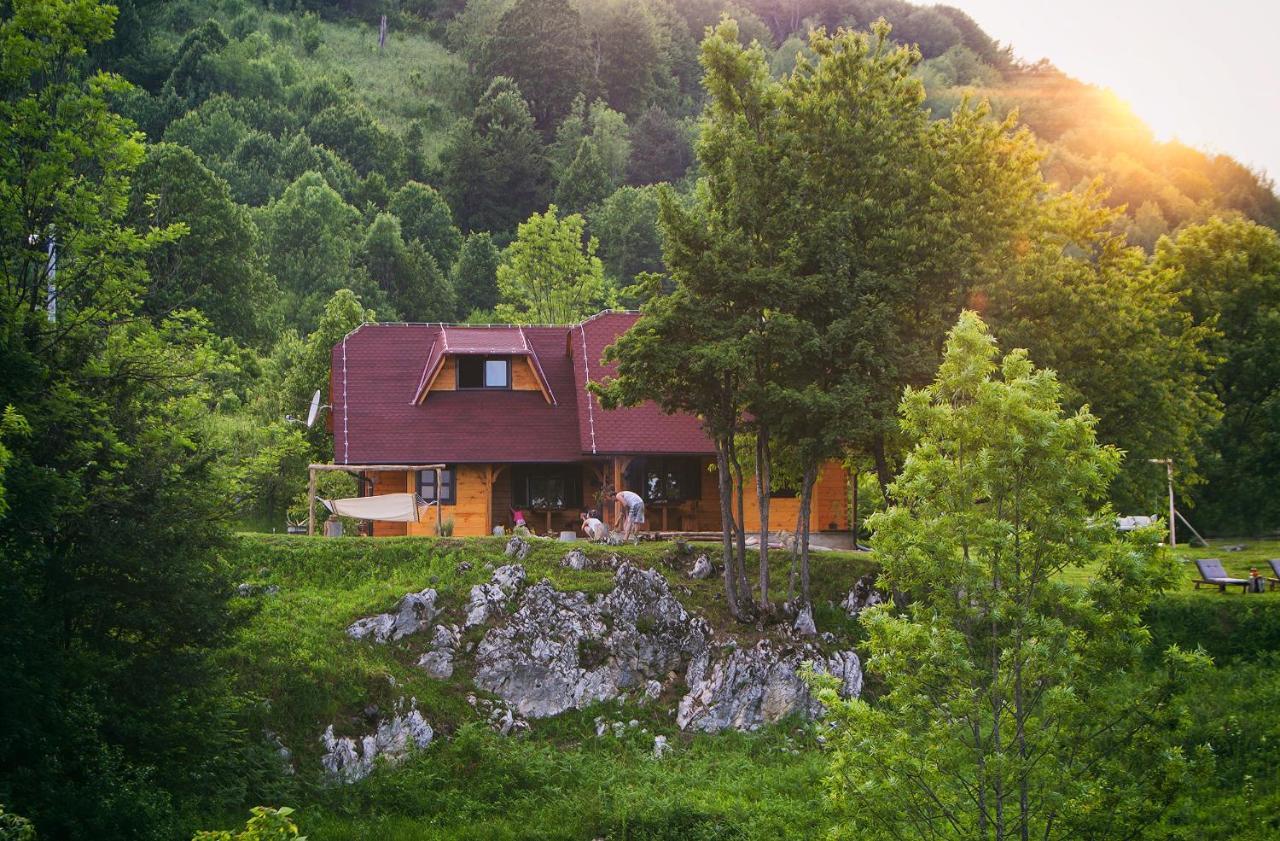 Father'S Land Rakovica Buitenkant foto